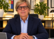 Massimo Fioranelli in giacca blu nel suo studio