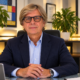 Massimo Fioranelli in giacca blu nel suo studio